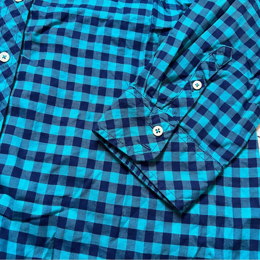 💚Talbots blue checked button down shirt - Picture 2 of 4
